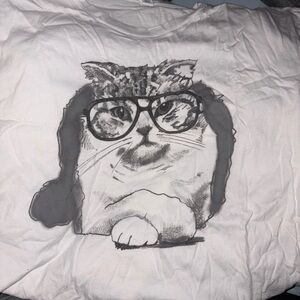 Taylor Swift Inspired Meredith Cat Graphic T-Shirt - White and Gray